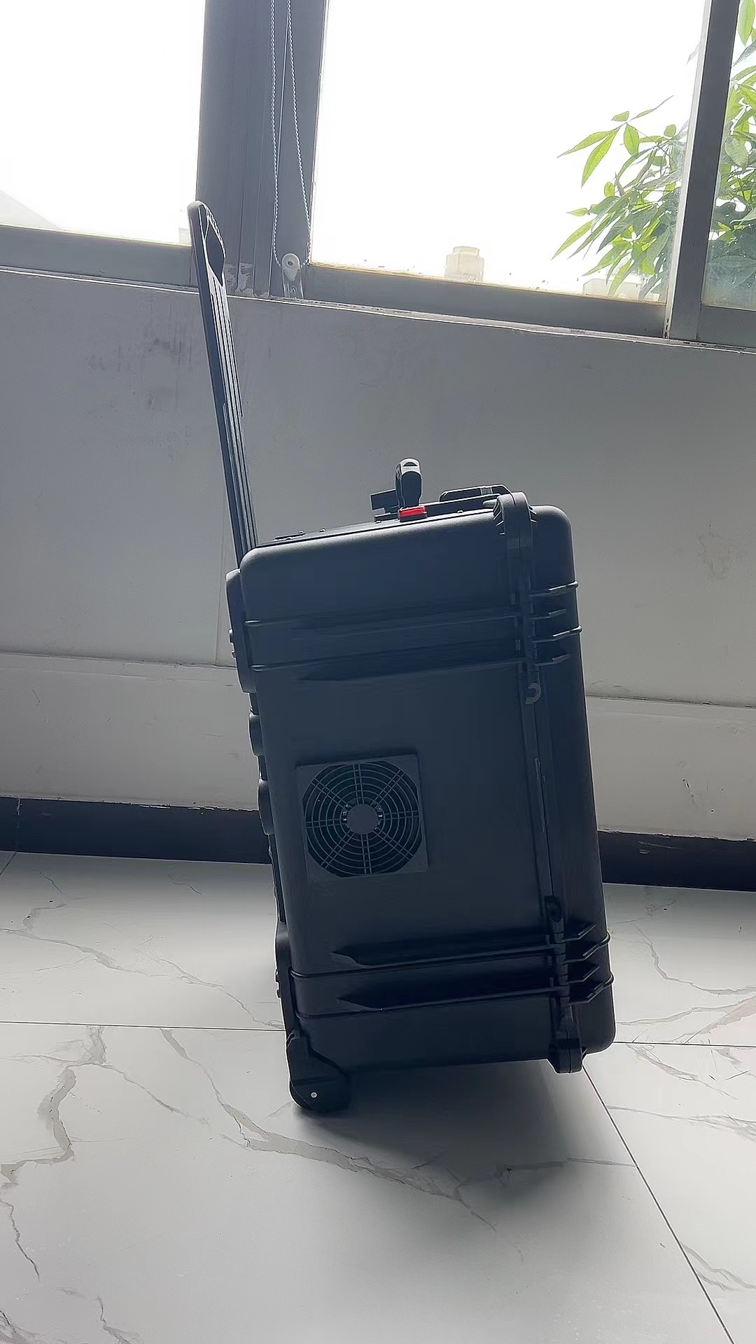 红桥手拉箱型移动通信干扰器